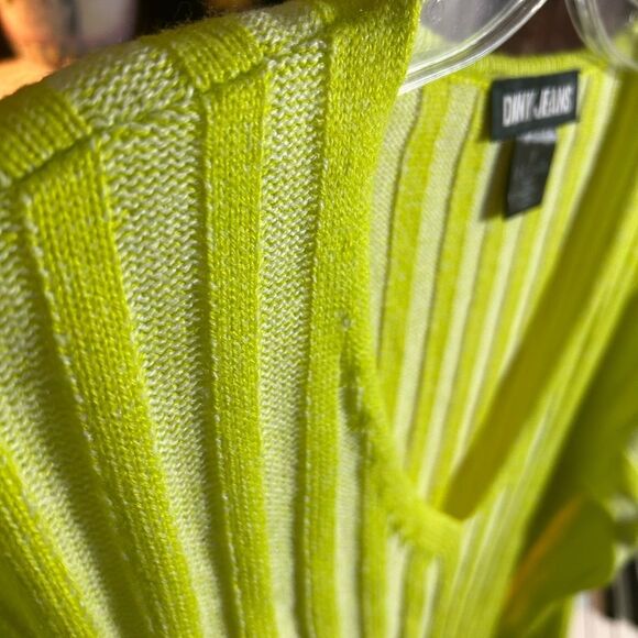 Vintage Y2K DKNY Lime Green V-Neck Sweater M Bell Sleeves - Picture 5 of 16